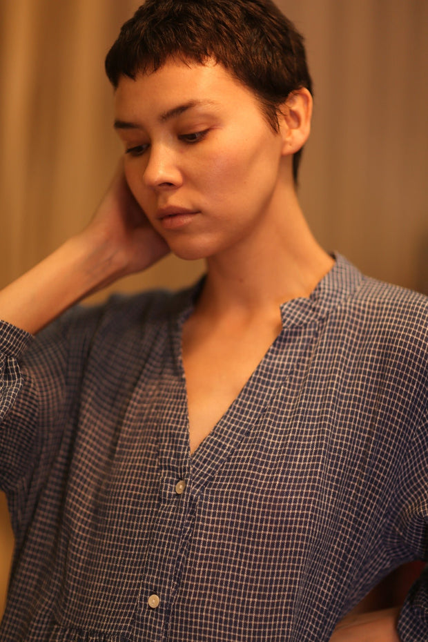 MAXI COTTON V - NECK LONG SLEEVES DRESS SUSIE EMMA - sustainably made MOMO NEW YORK sustainable clothing, bestseller slow fashion