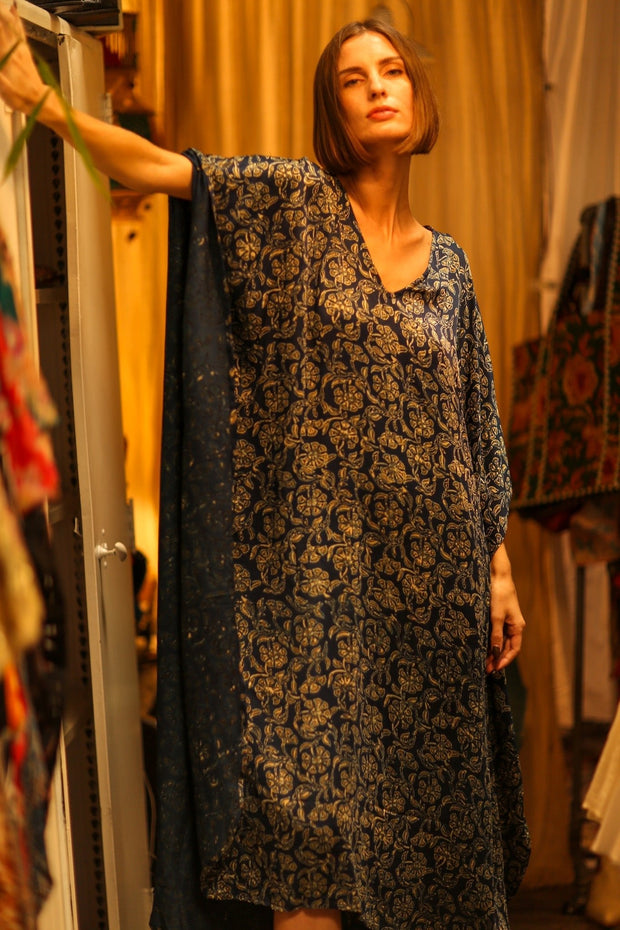 YAYA SILK KAFTAN DARK BLUE - MOMO STUDIO BERLIN - Berlin Concept Store - sustainable & ethical fashion