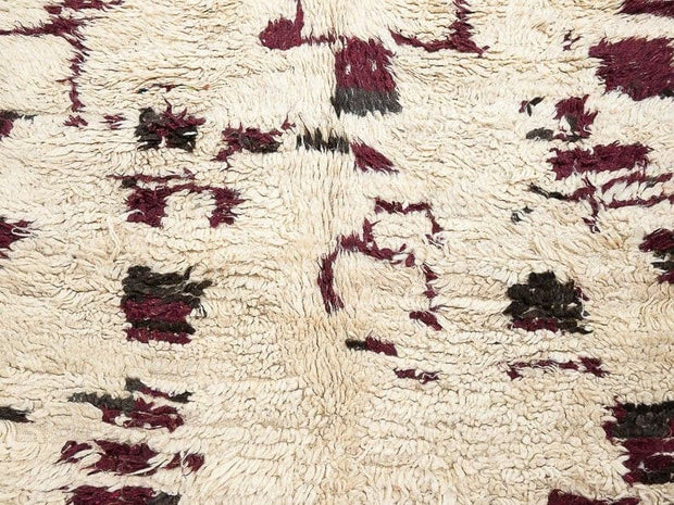 Prestigious Azilal rug size 8.85 ft x 4.79 ft, berber, Moroccan, beni ourain, Azilal, boujaad, beni mguild, kilim, handira - sustainably made MOMO NEW YORK sustainable clothing, rug slow fashion